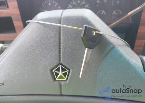 1988 Dodge Dakota z USA, uszkodzony, nr VIN 1B7GN14XXJS709246